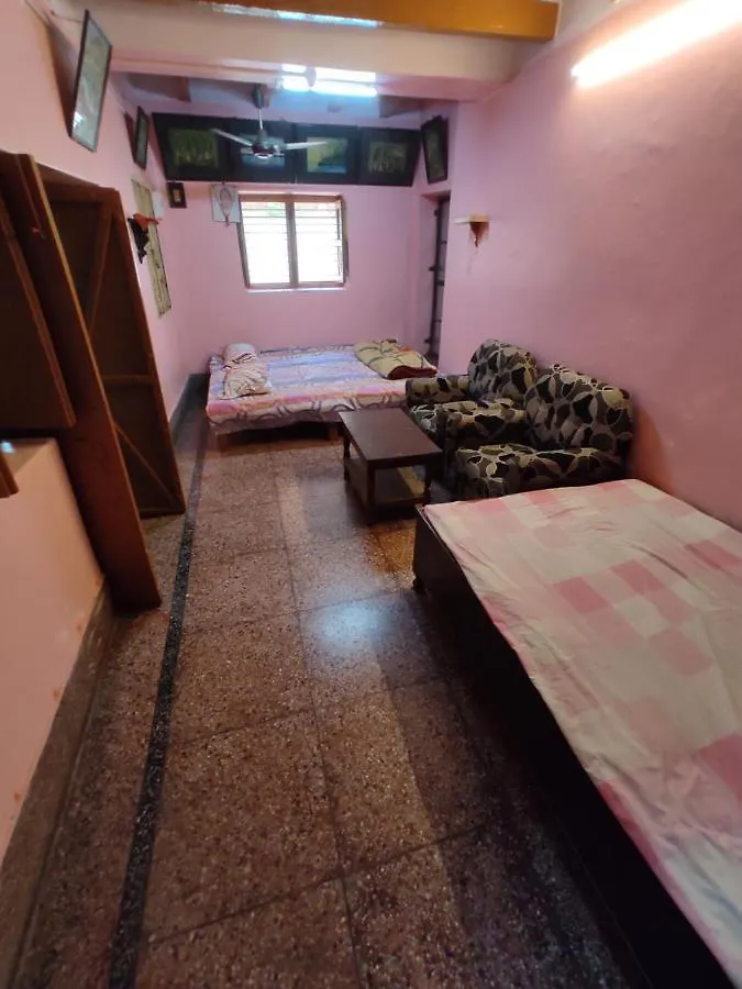 Heritage Homestay At Old City Near Holy Ganges バラナシ 0*,  インド