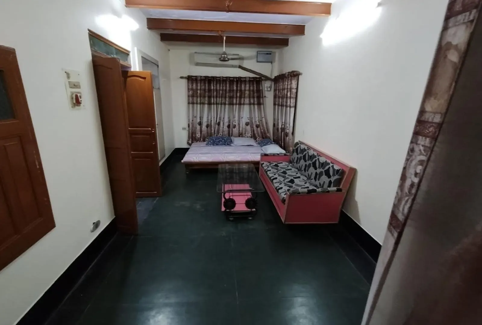 ゲストハウス Heritage Homestay At Old City Near Holy Ganges バラナシ